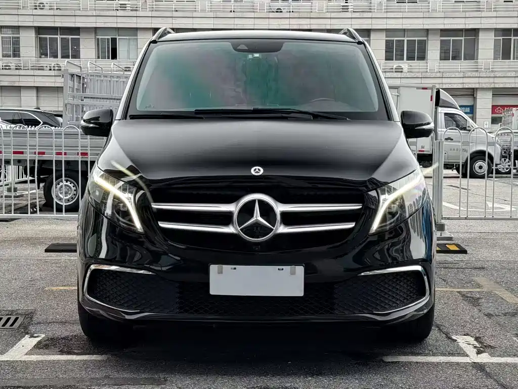 Mercedes-Benz V-Class 2024