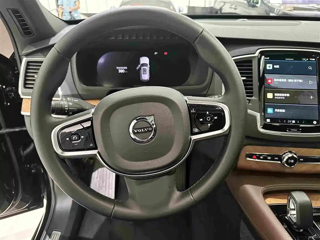 Volvo XC90 2025 — фото 8