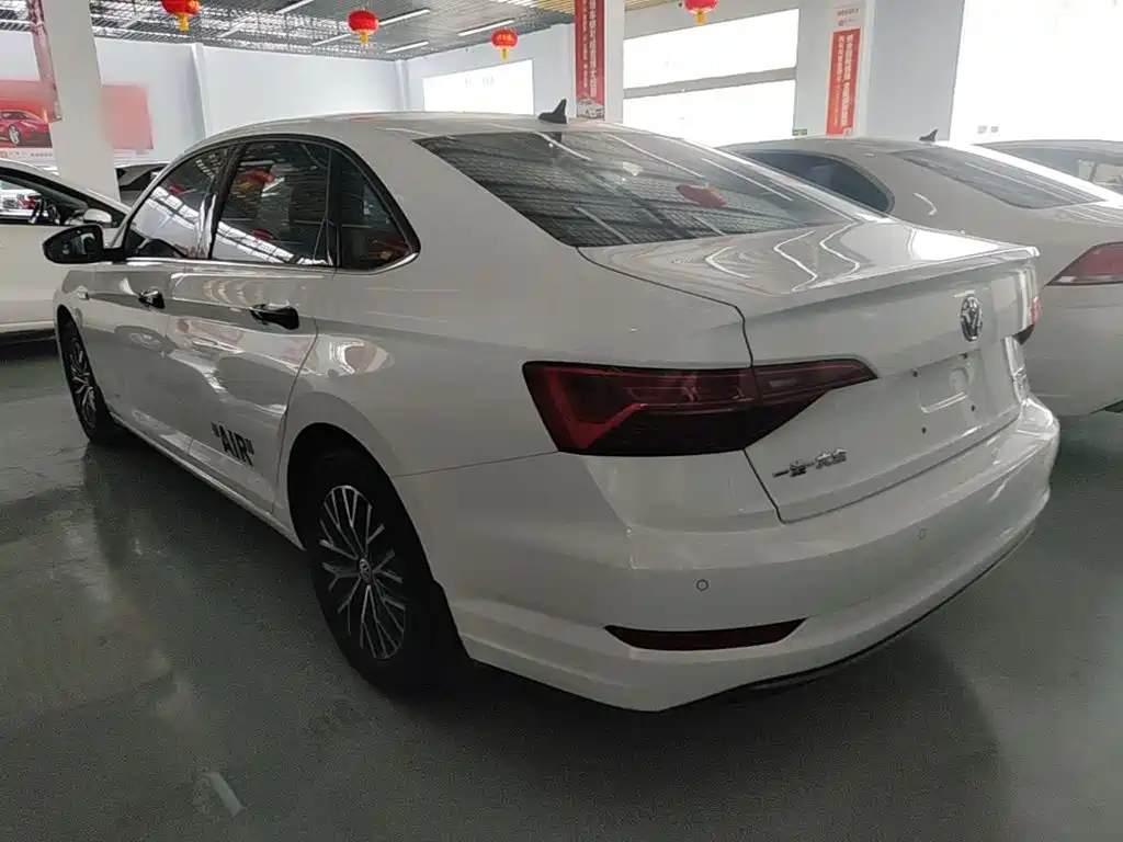 Volkswagen Sagitar 2021