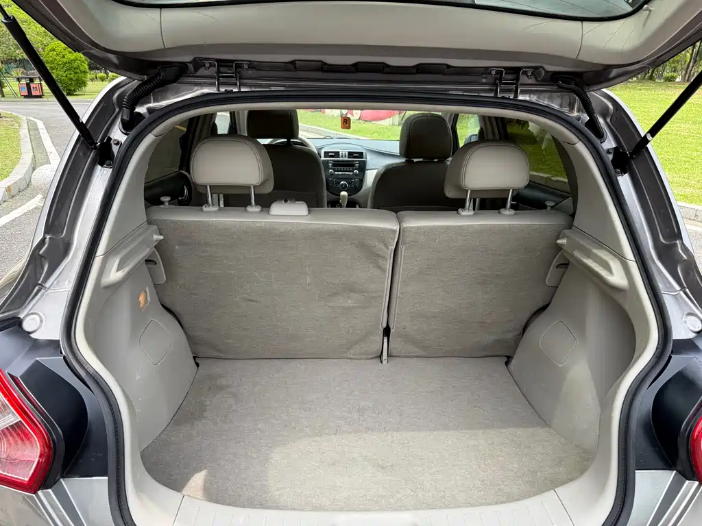 Nissan Tiida 2011 — фото 26