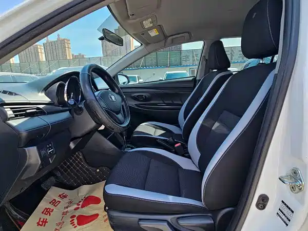 Toyota Yaris L 2020