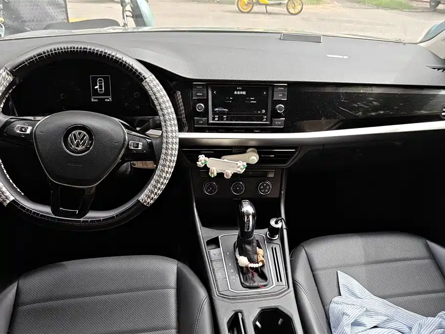 Volkswagen Lavida 2018 — фото 12