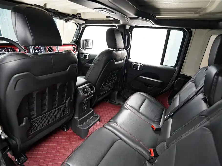 Jeep Wrangler 2023 — фото 13