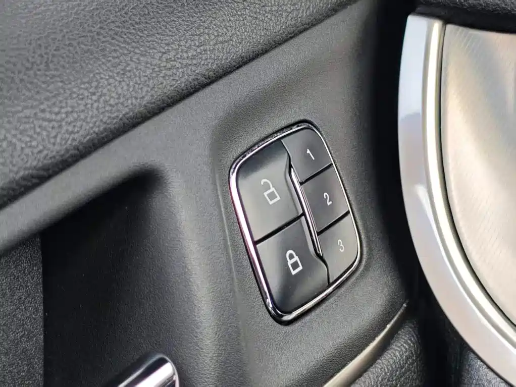 Lincoln MKC 2018 — фото 22