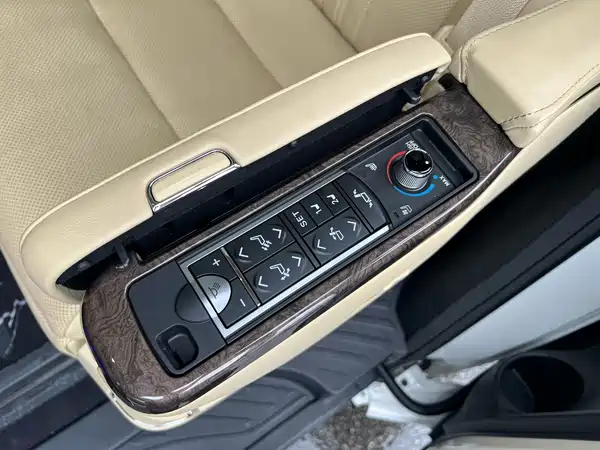 Toyota Vellfire 2023