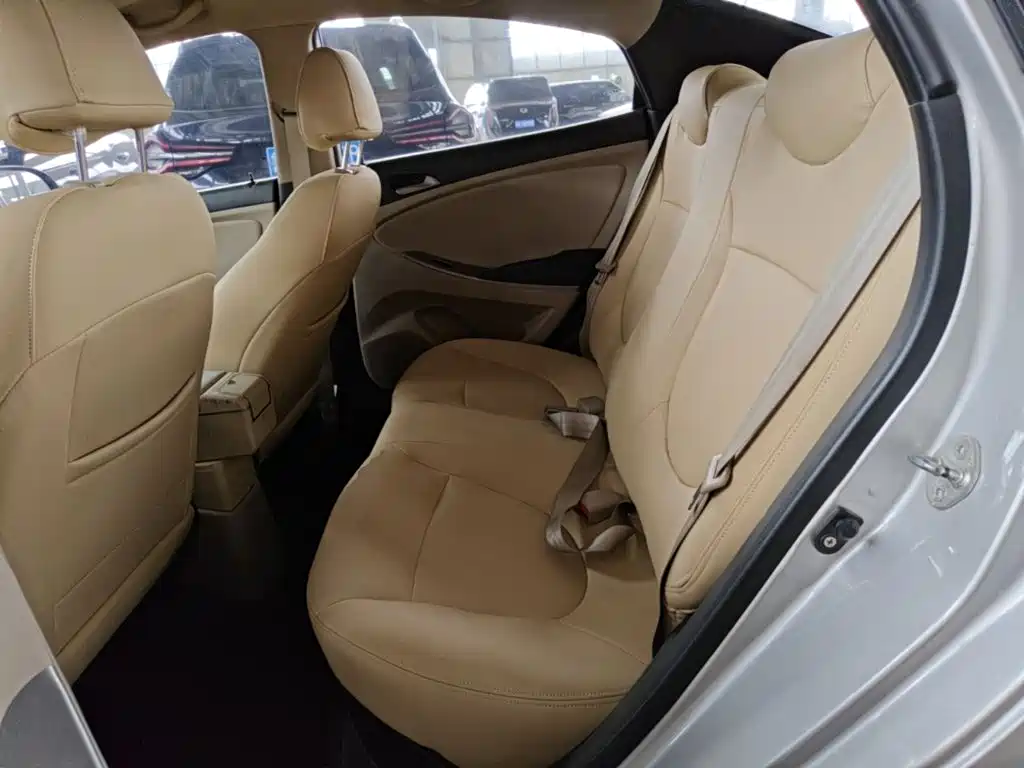Hyundai Verna 2015 — фото 17