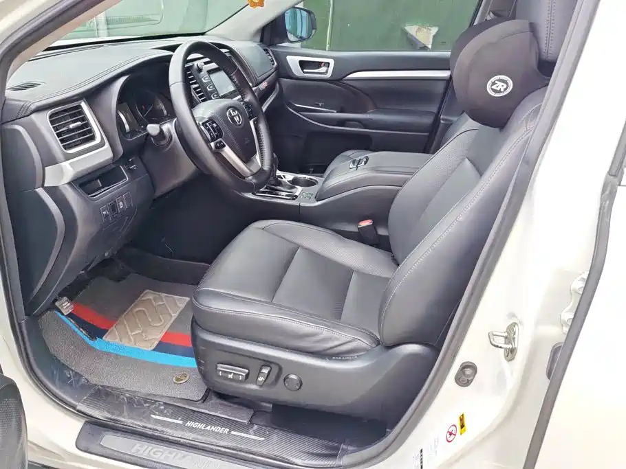 Toyota Highlander 2015 — фото 9