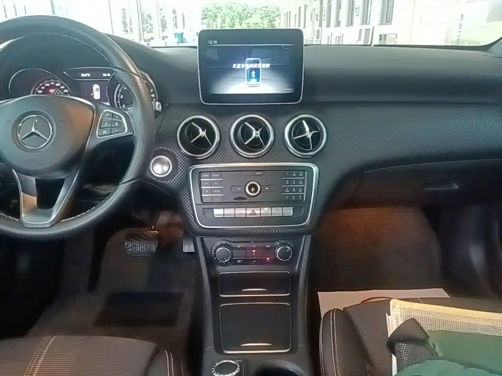 Mercedes-Benz A-Class 2018 — фото 13