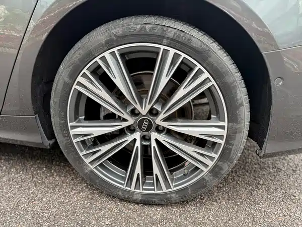 Audi A6L 2022