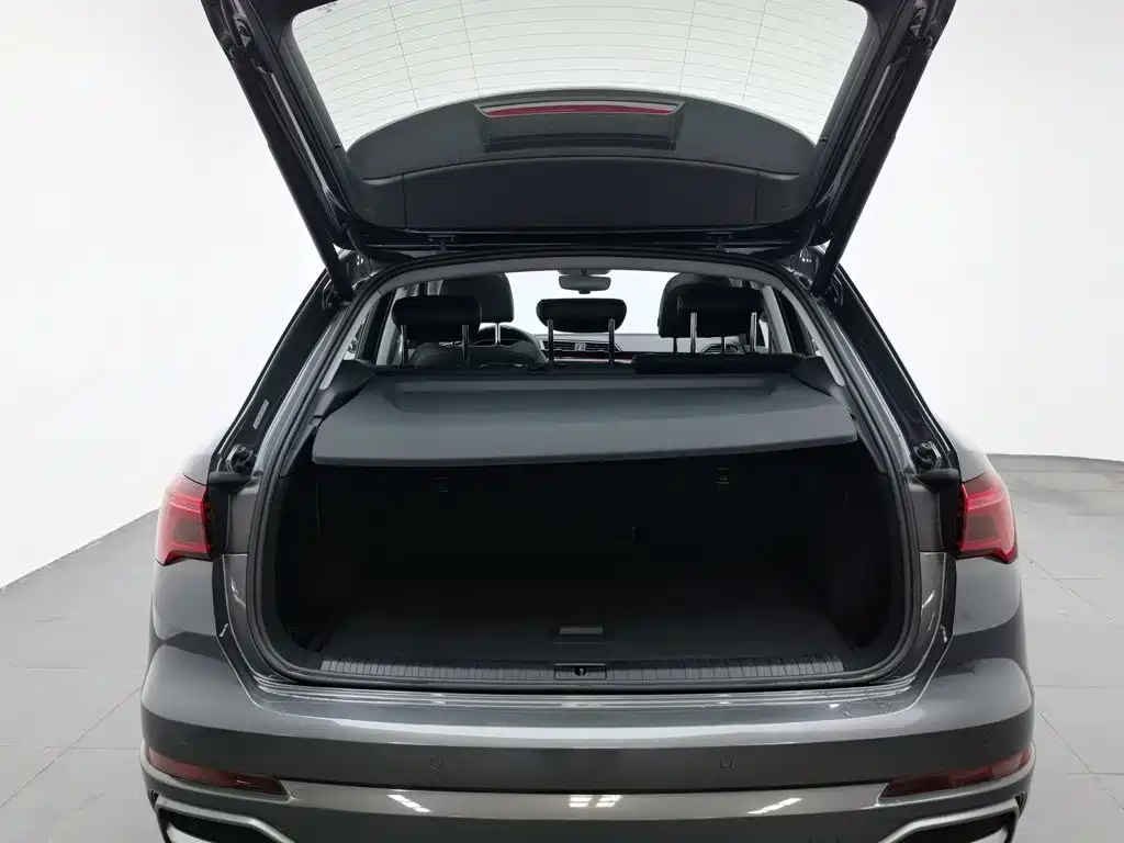 Audi Q3 2020 — фото 16