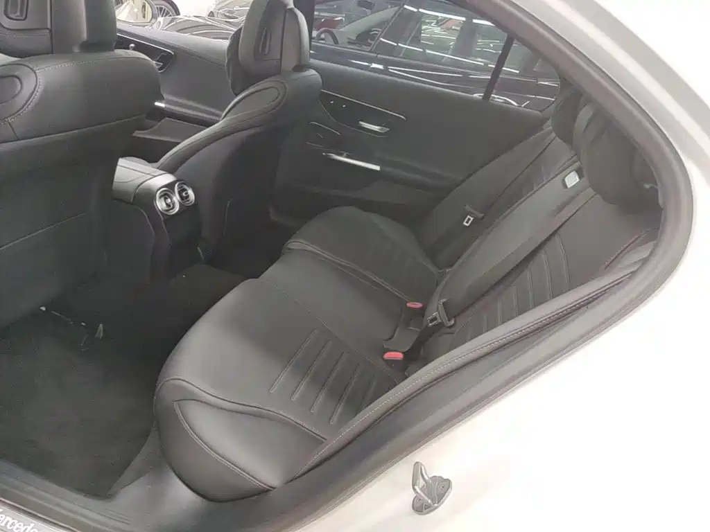 Mercedes-Benz C-Class 2023 — фото 17