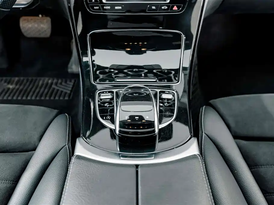 Mercedes-Benz C-Class 2018 — фото 12