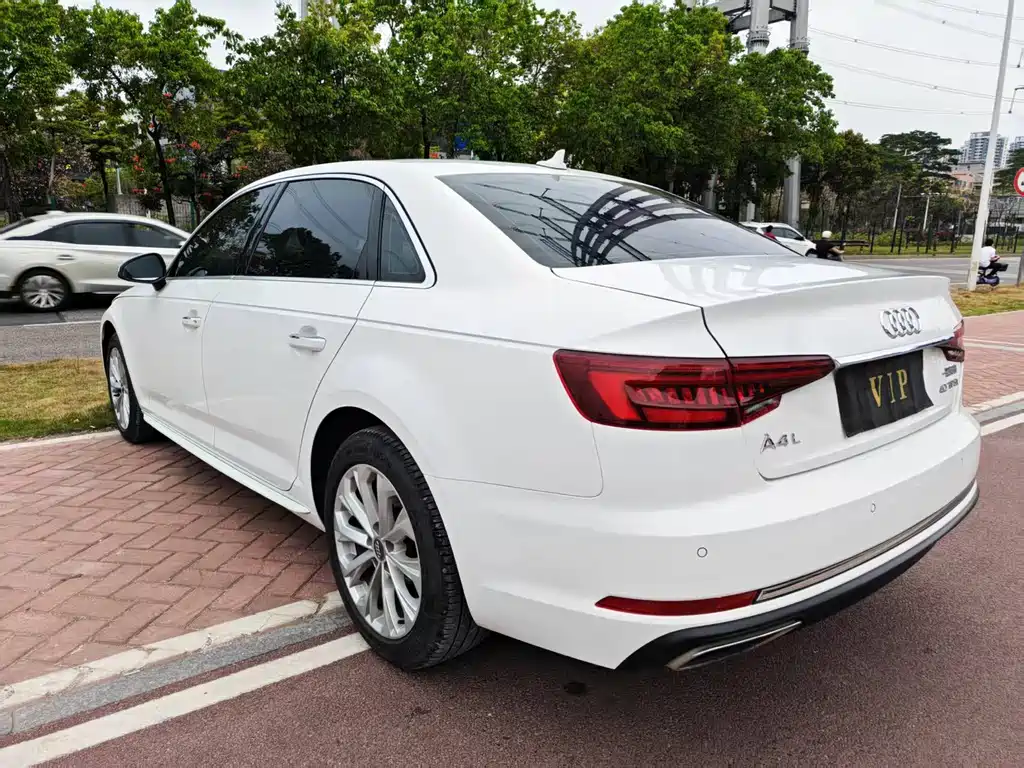 Audi A4L 2019 — фото 18