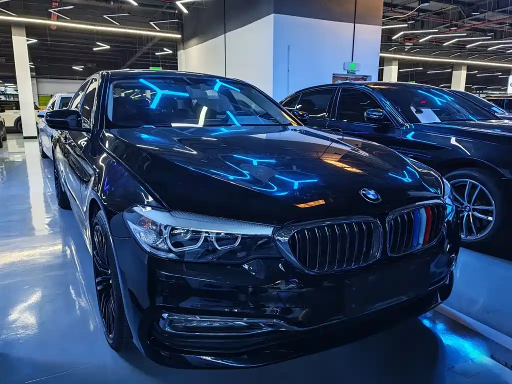 BMW 5 Series 2018 — фото 2