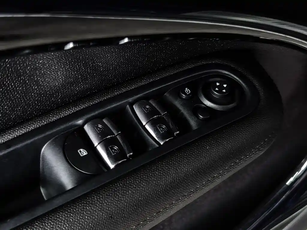 MINI Countryman 2017 — фото 16