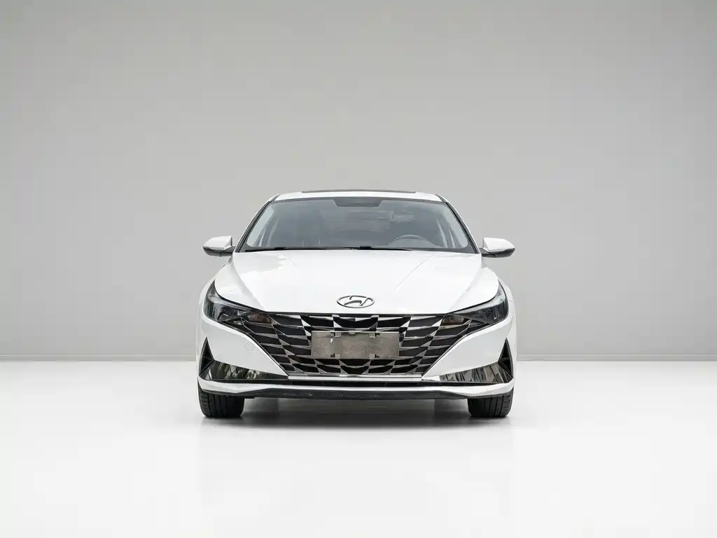 Hyundai Elantra 2023 — фото 2