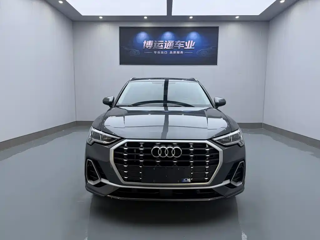 Audi Q3 2022 — фото 2