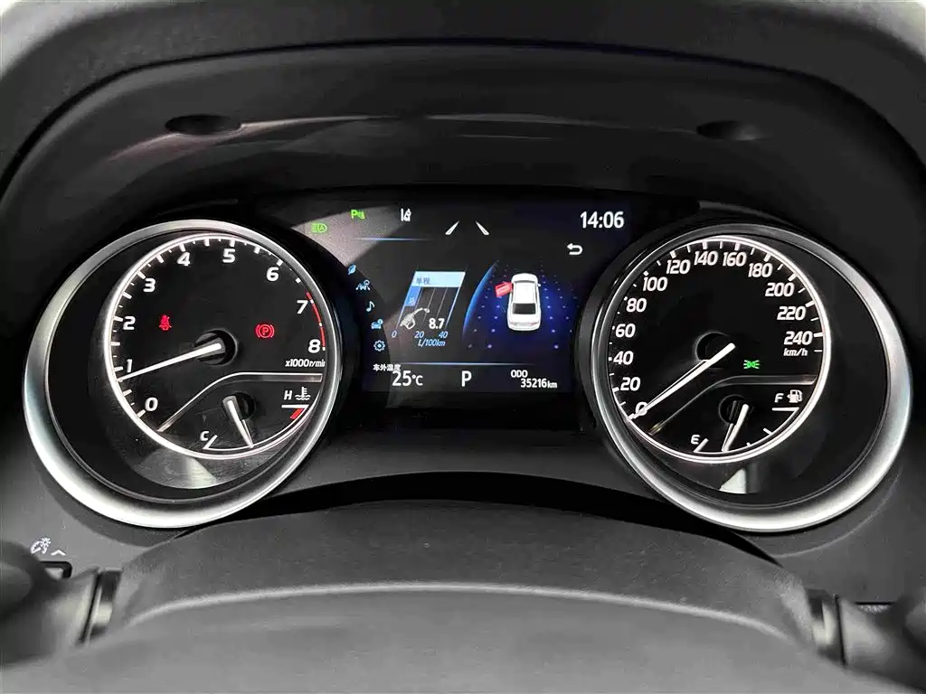 Toyota Camry 2024 — фото 10