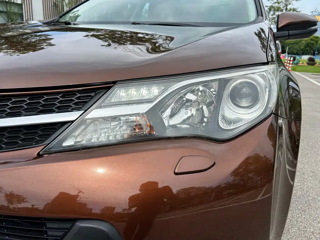 Toyota RAV4 2015