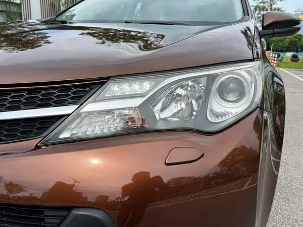 Toyota RAV4 2015