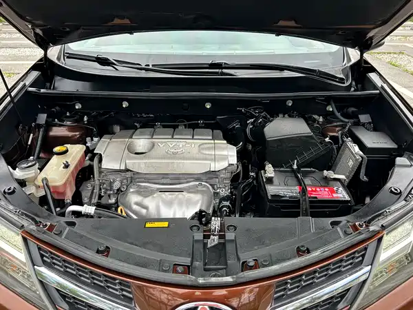 Toyota RAV4 2015