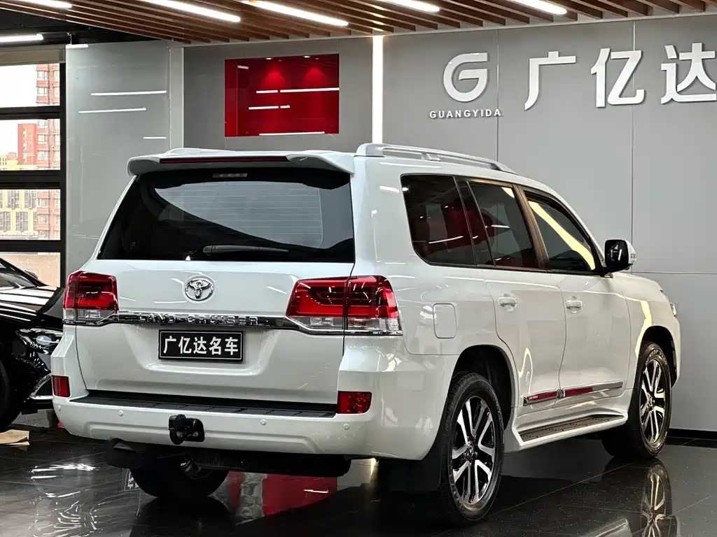 Toyota Land Cruiser 2020 — фото 27