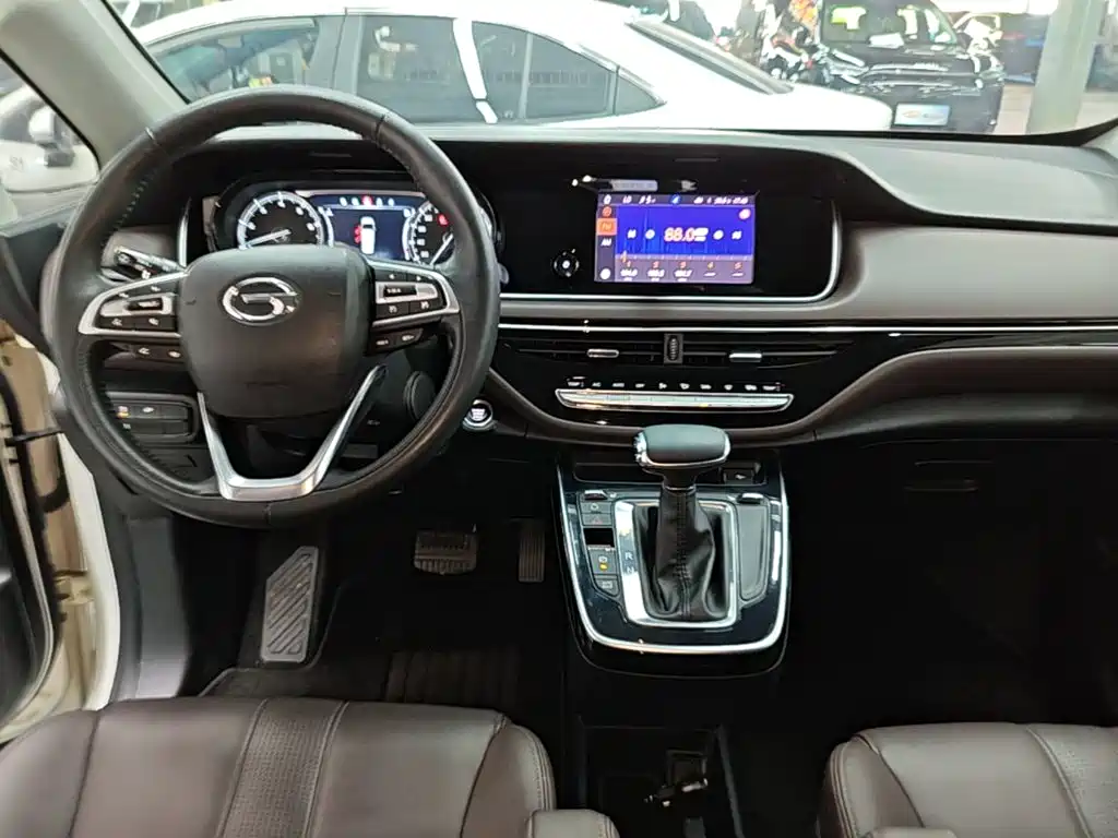 GAC Trumpchi M6 2020 — фото 10
