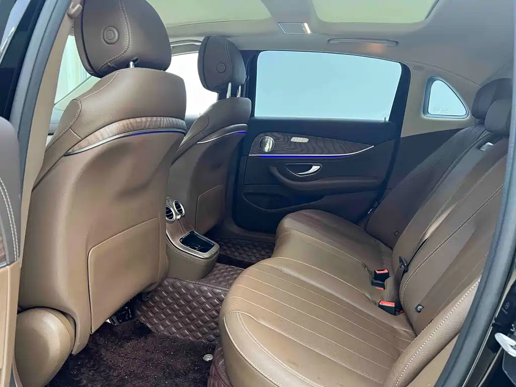 Mercedes-Benz E-Class 2023 — фото 4