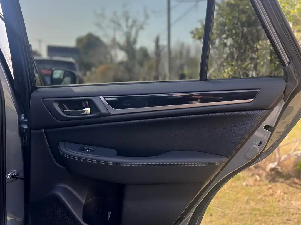 Subaru Outback 2015 — фото 16