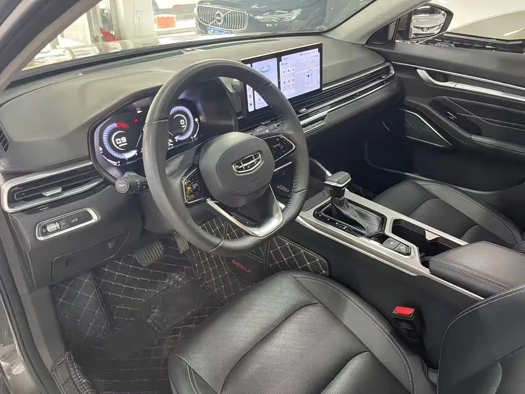 Geely Emgrand 2023