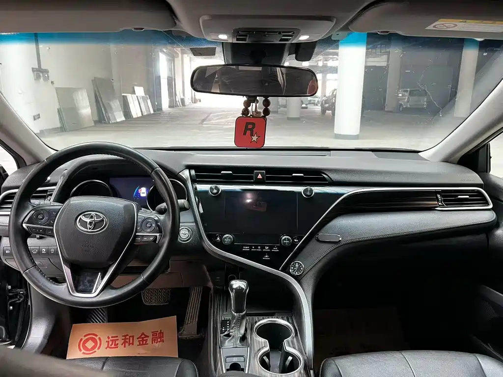 Toyota Camry 2019 — фото 4