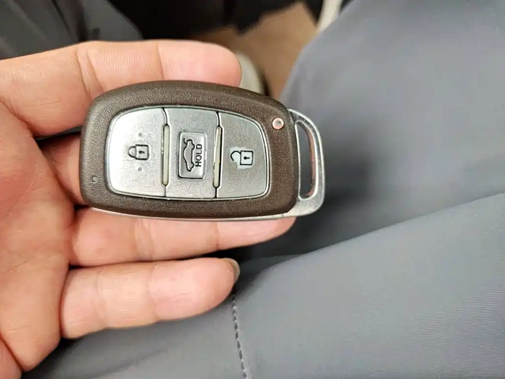 Hyundai Elantra 2015 — фото 9