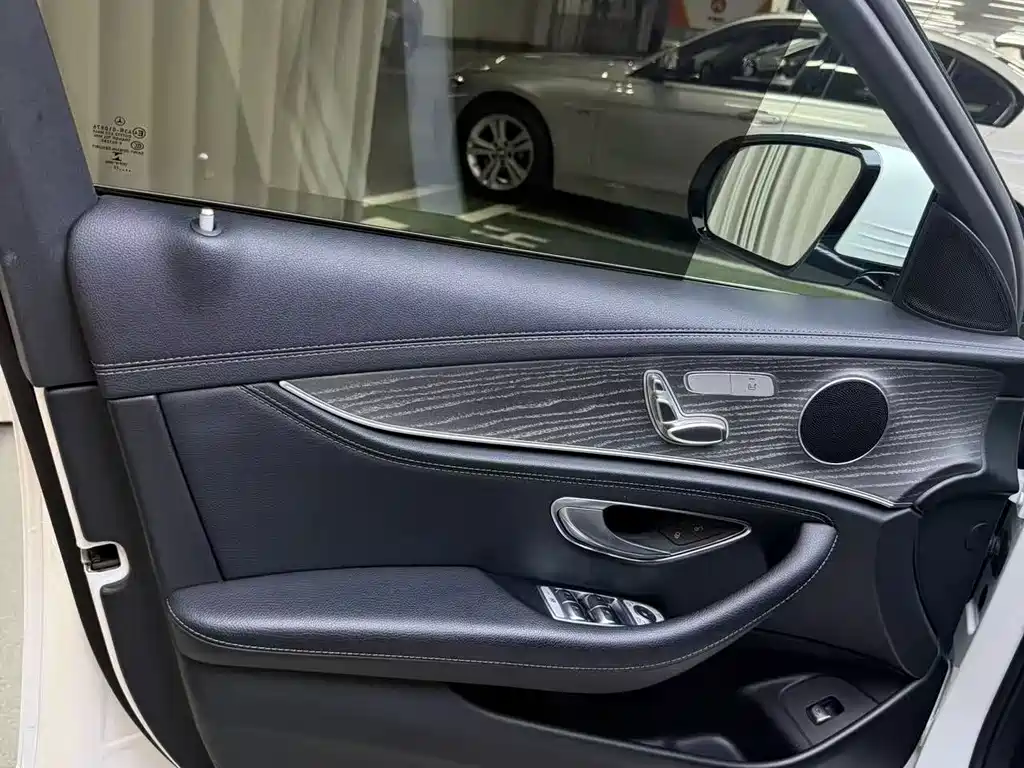Mercedes-Benz E-Class 2023