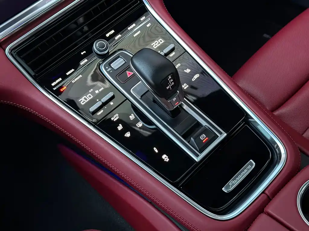 Porsche Panamera 2021 — фото 11
