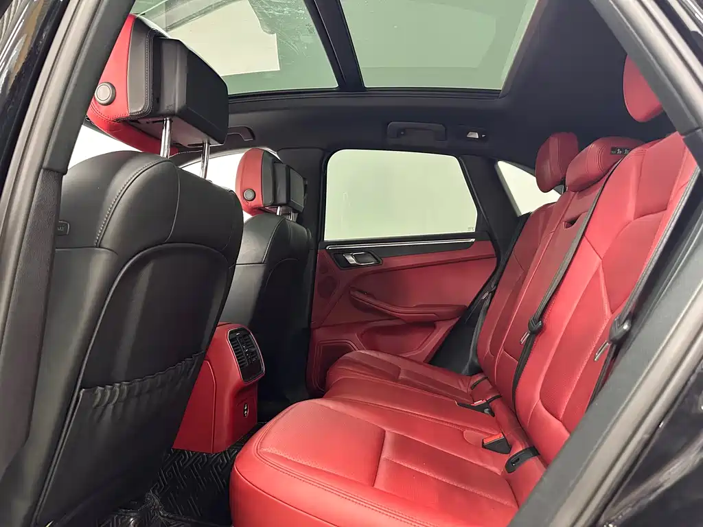 Porsche Macan 2021 — фото 11