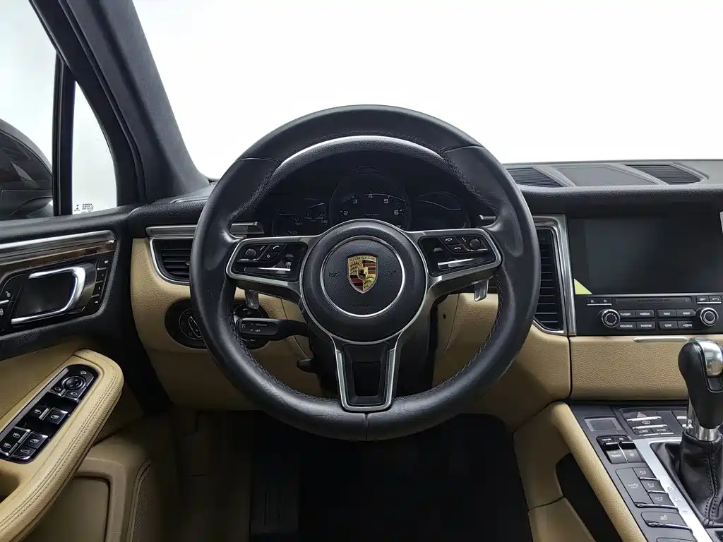 Porsche Macan 2017 — фото 11