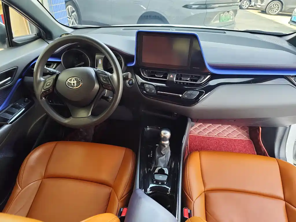 Toyota C-HR 2019 — фото 5