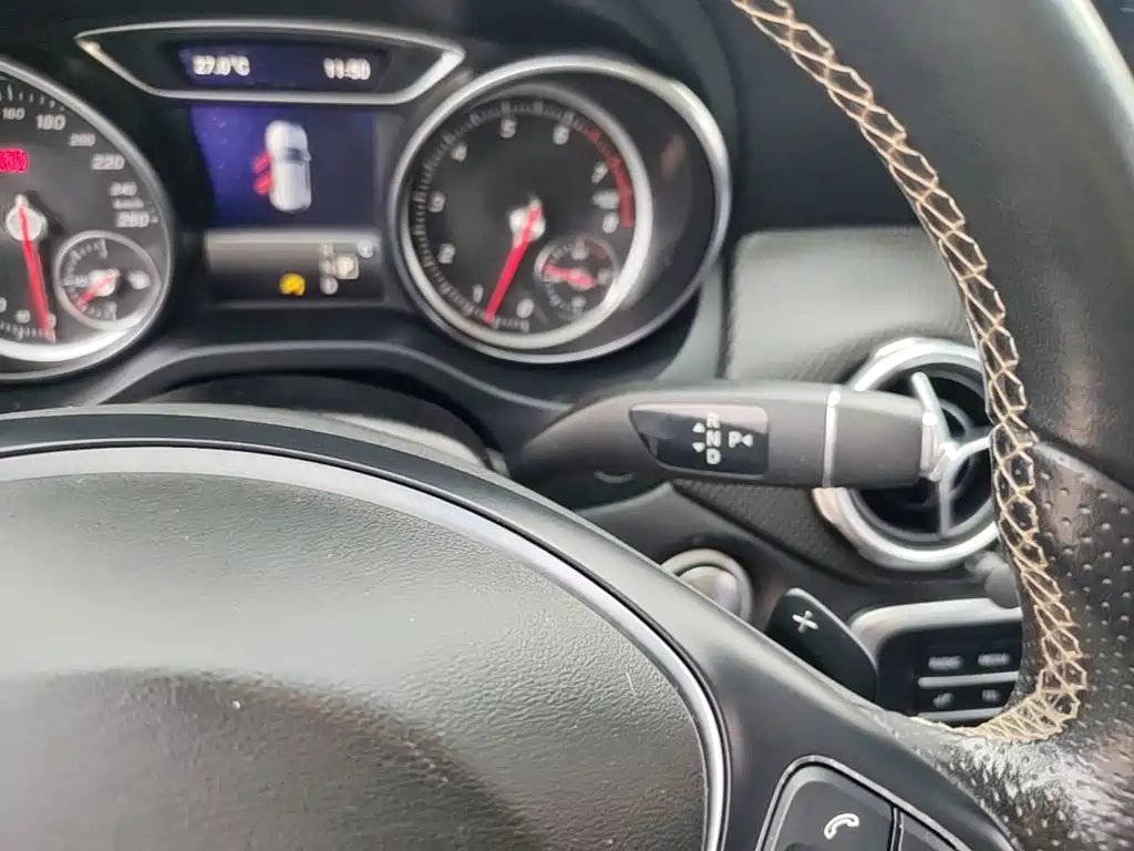 Mercedes-Benz GLA 2018 — фото 14