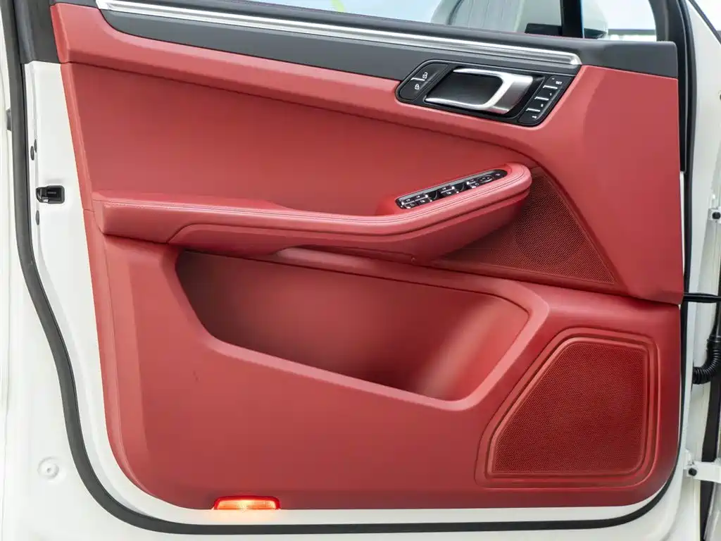 Porsche Macan 2023 — фото 17