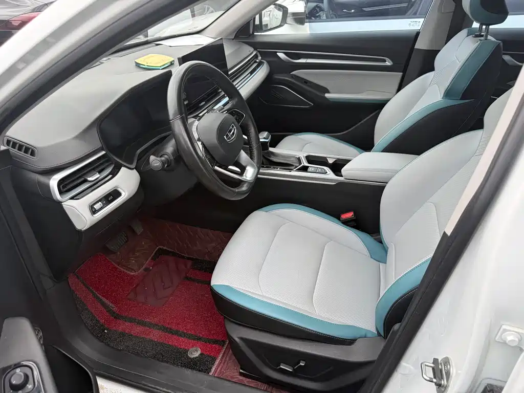 Geely Emgrand 2023