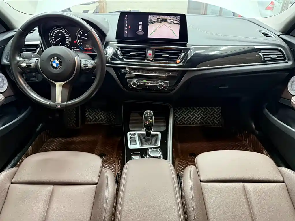 BMW 1 Series 2022 — фото 19