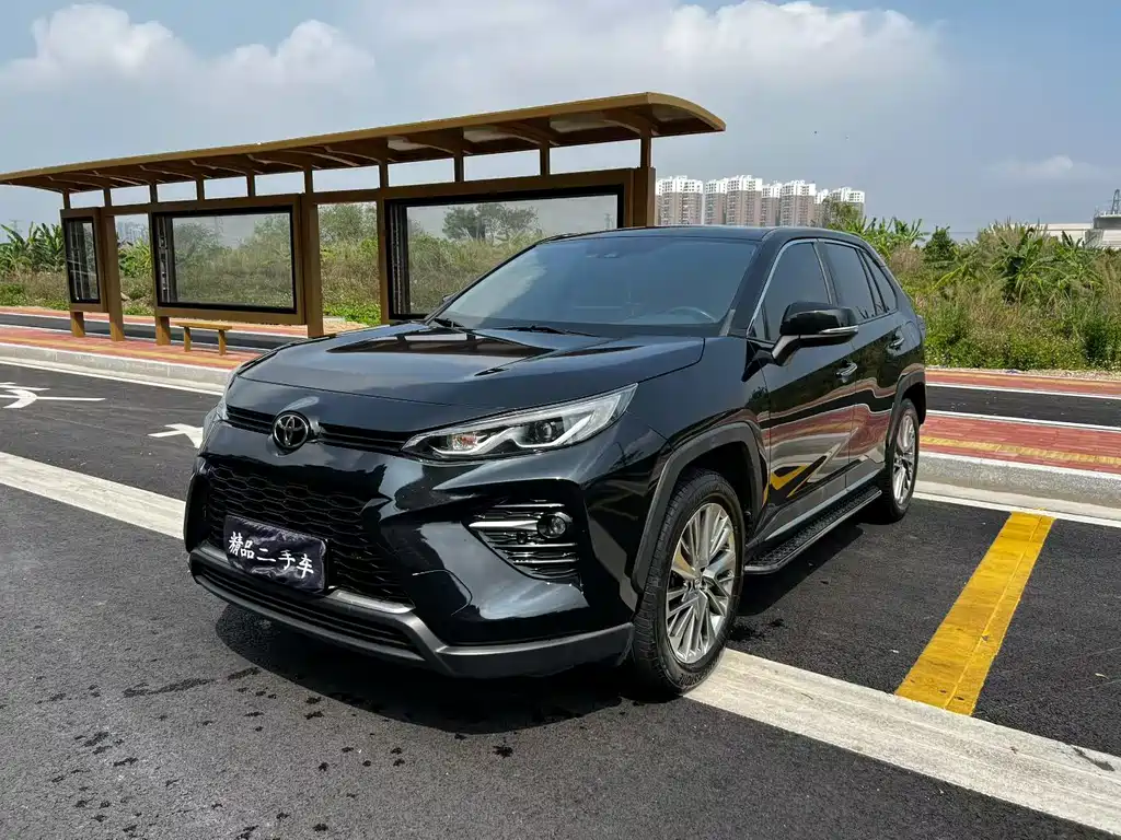 Toyota Wildlander 2021 — фото 1