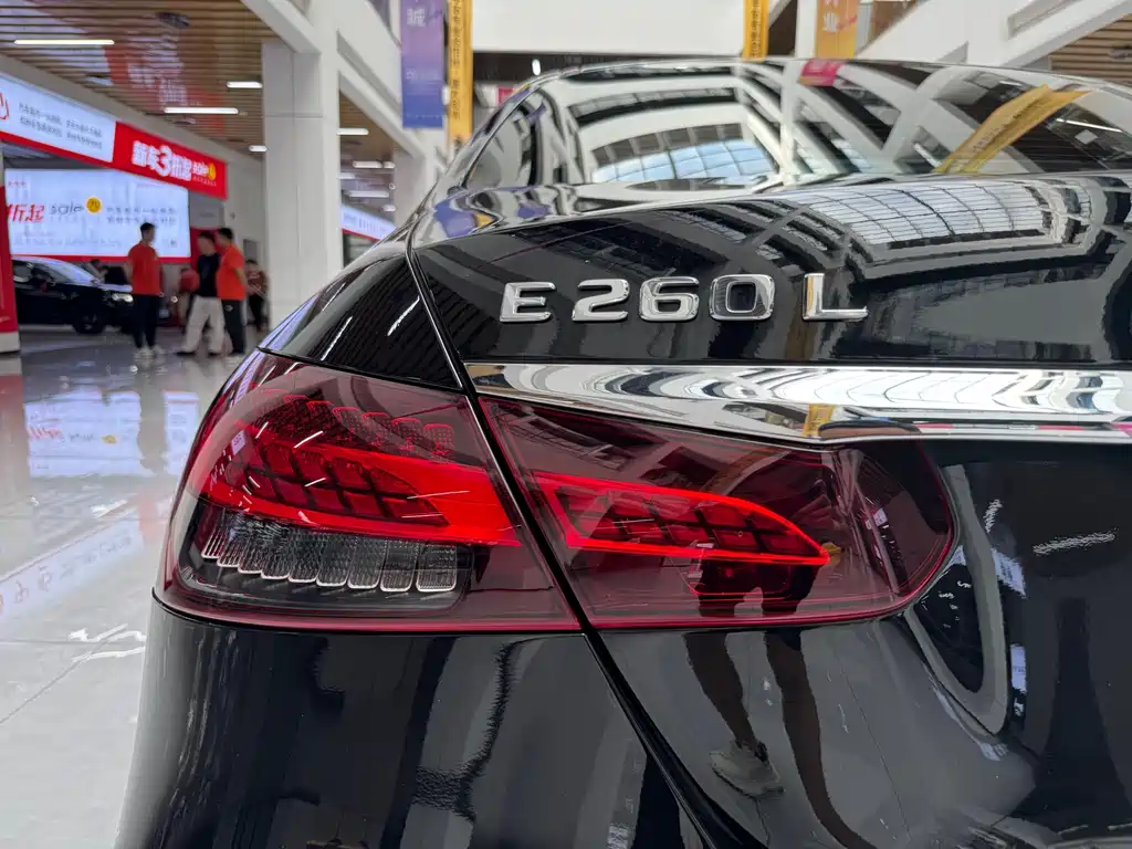 Mercedes-Benz E-Class 2021 — фото 20
