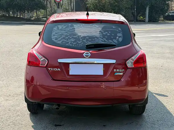 Nissan Tiida 2014