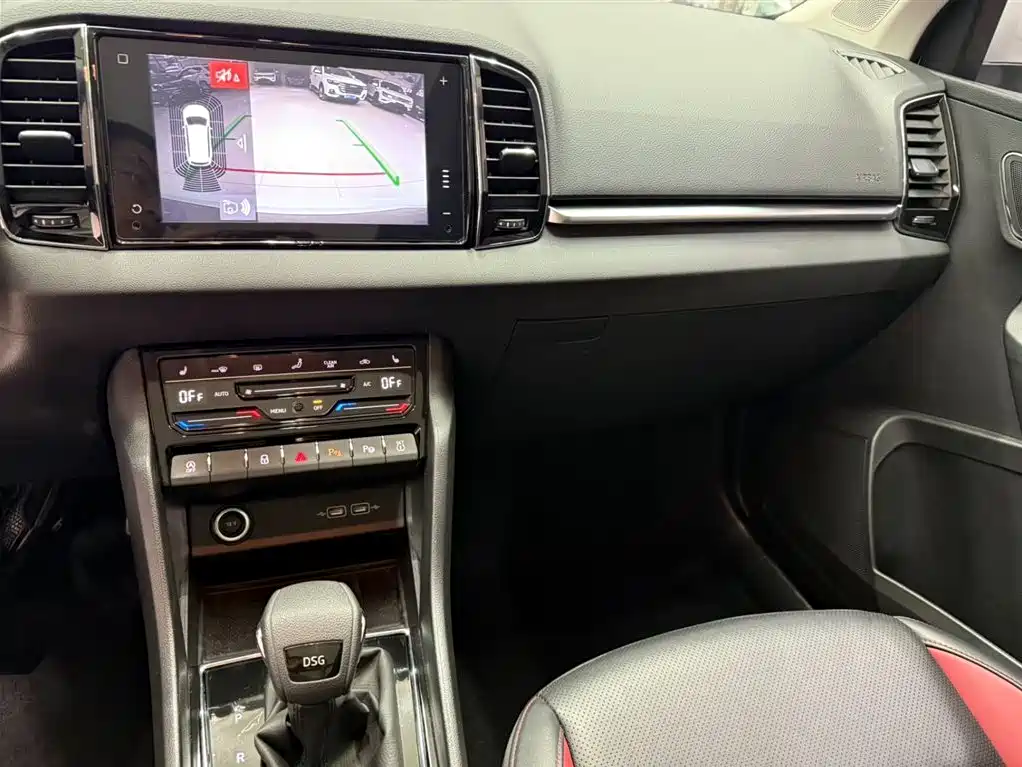 Skoda Karoq 2023 — фото 12