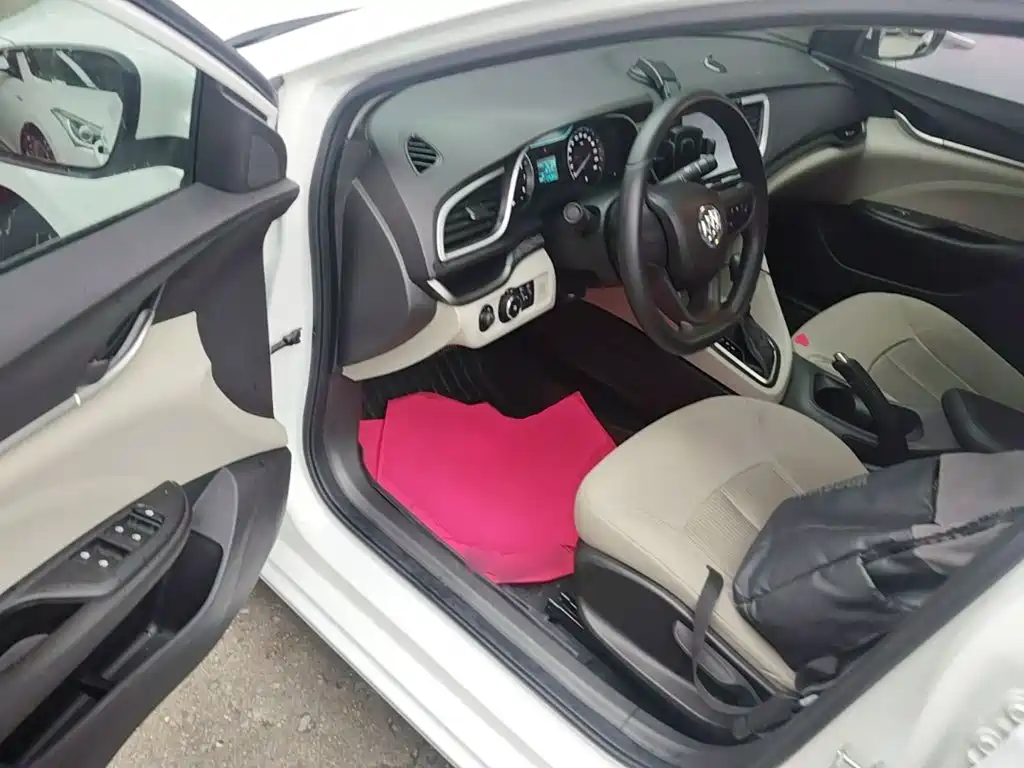 Buick Excelle 2015 — фото 16