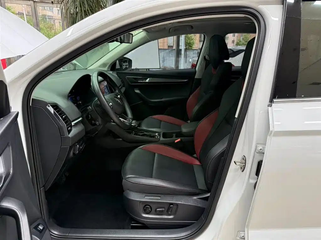 Skoda Karoq 2023 — фото 16