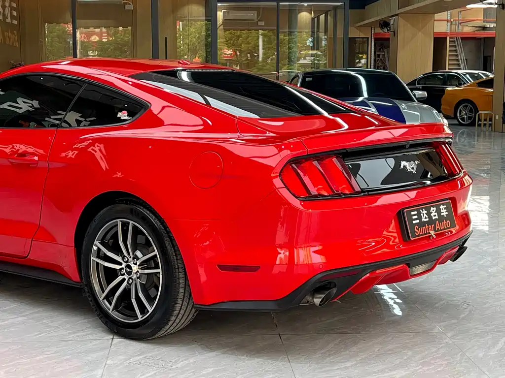Ford Mustang 2017 — фото 12