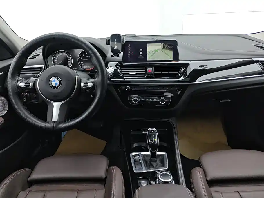 BMW 1 Series 2020 — фото 12