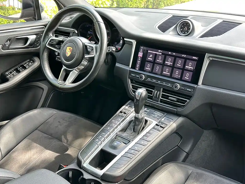 Porsche Macan 2022 — фото 2